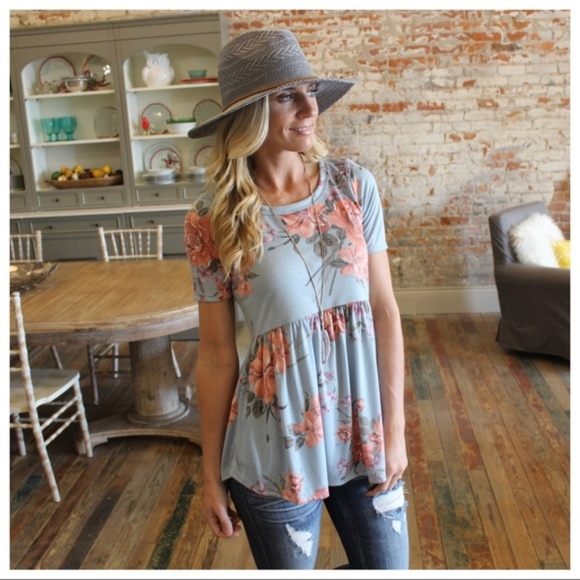 Infinity Raine Tops - Light Blue Floral Short Sleeve Tunic